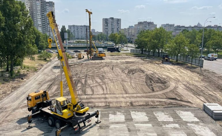 Кличко заявив, що будівництво шляхопроводу на перетині Богатирської та Полярної планують завершити у вересні